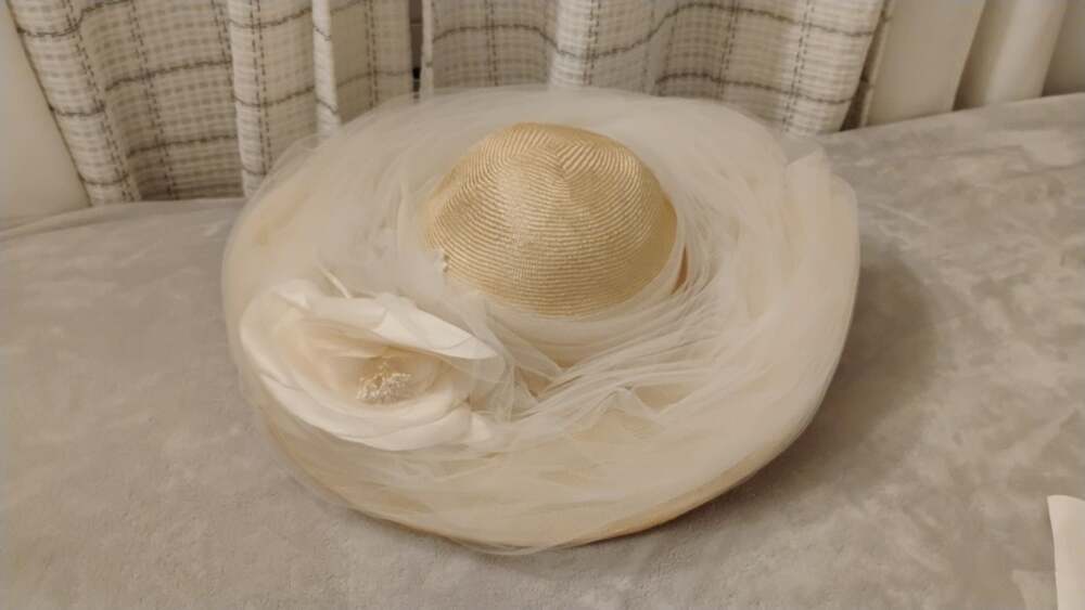 RARE Designer Vintage Frank Olive I. Magnin Straw Derby Hat w/ Tulle & Floral 50